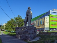 Саранск, памятник Емельяну Пугачевуулица Волгоградская, памятник Емельяну Пугачеву