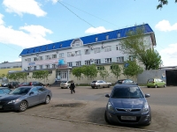 Казань, улица Ахтямова, дом 19. многофункциональное здание