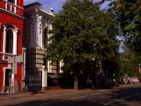 Казань, улица Большая Красная, дом 47. офисное здание