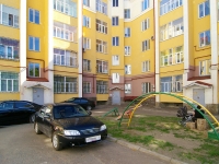 Казань, улица Хади Такташа, дом 2. многоквартирный дом