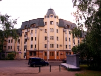 Kazan, st Malaya Krasnaya, house 13. Apartment house