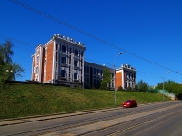 Казань, улица Бутлерова, дом 7. офисное здание