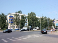 Kazan, Vosstaniya st, house 2. Apartment house