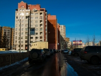 Казань, улица Калинина, дом 60. многоквартирный дом