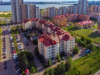 Kazan, Chistopolskaya st, house 32. Apartment house