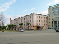 Казань, улица Абжалилова, дом 1. многоквартирный дом