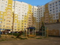Казань, улица Челюскина, дом 33. многоквартирный дом