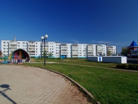 Almetyevsk, st Gafiatullin, house 43. Apartment house
