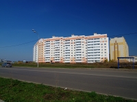 Almetyevsk, Gafiatullin st, house 52. Apartment house