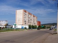 Almetyevsk, st Neftyanikov, house 17. Apartment house
