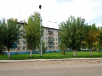 Almetyevsk, st Neftyanikov, house 27. Apartment house