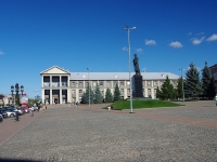 Альметьевск, офисное здание НГДУ "Альметьевнефть", улица Ленина, дом 35