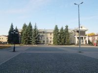 Almetyevsk, Lenin st, 房屋 39. 管理机关