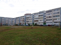 Almetyevsk, Stroiteley avenue, house 22. Apartment house