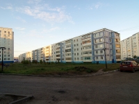 Almetyevsk, Stroiteley avenue, house 22. Apartment house