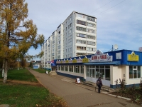 Almetyevsk, Fakhretdin st, house 25. Apartment house with a store on the ground-floor