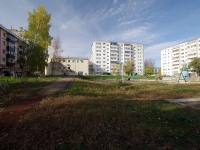 Almetyevsk, st Fakhretdin, house 27. Apartment house with a store on the ground-floor
