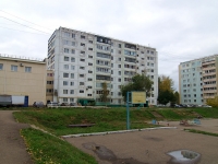 Almetyevsk, Fakhretdin st, house 27. Apartment house with a store on the ground-floor