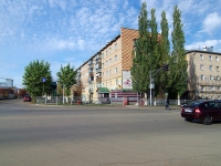 Almetyevsk, Fakhretdin st, 房屋 36. 公寓楼