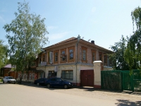 Елабуга, улица Казанская, дом 56. многофункциональное здание