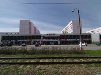Nizhnekamsk, 购物中心 "Барс 2", Mendeleev st, 房屋 33А