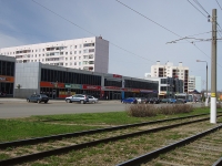 Nizhnekamsk, 购物中心 "Барс 3", Mendeleev st, 房屋 35А