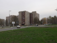 Nizhnekamsk, Vakhitov avenue, 房屋 21. 公寓楼