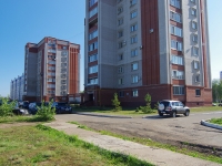 Nizhnekamsk, Khimikov avenue, 房屋 5. 公寓楼