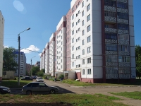 Nizhnekamsk, Khimikov avenue, 房屋 14. 公寓楼