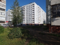 Nizhnekamsk, Khimikov avenue, 房屋 17. 公寓楼