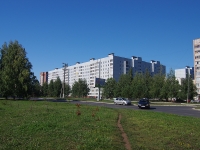 Nizhnekamsk, Khimikov avenue, 房屋 25. 公寓楼