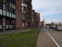 Nizhnekamsk, Khimikov avenue, 房屋 86. 公寓楼