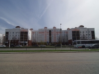 Nizhnekamsk, Khimikov avenue, 房屋 88. 公寓楼