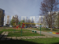 Nizhnekamsk, Shinnikov avenue, 房屋 64. 公寓楼