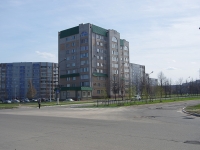 Nizhnekamsk, Shinnikov avenue, 房屋 66. 公寓楼