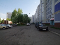 Nizhnekamsk, Shinnikov avenue, 房屋 1. 公寓楼