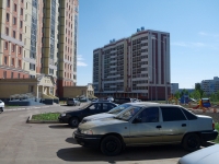 Nizhnekamsk, Shinnikov avenue, 房屋 11. 公寓楼