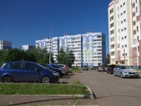 Nizhnekamsk, Shinnikov avenue, house 15. Apartment house