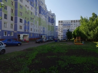 Nizhnekamsk, Shinnikov avenue, 房屋 15. 公寓楼