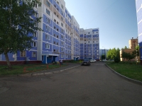 Nizhnekamsk, Shinnikov avenue, 房屋 17. 公寓楼