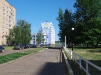 Nizhnekamsk, Shinnikov avenue, 房屋 31. 公寓楼