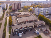Nizhnekamsk, 购物中心 "Шатлык", Mira avenue, 房屋 59