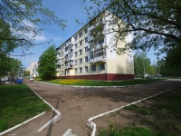 Nizhnekamsk, Shkolny blvd, house 11. Apartment house