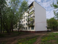 Nizhnekamsk, 50 let Oktyabrya st, 房屋 21. 公寓楼