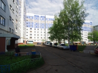 Nizhnekamsk, Baki Urmanche st, 房屋 33. 公寓楼