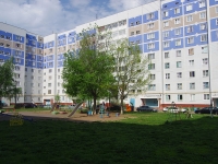 Nizhnekamsk, Baki Urmanche st, 房屋 33. 公寓楼