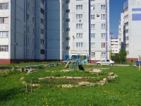 Nizhnekamsk, Syuyumbike st, house 22. Apartment house