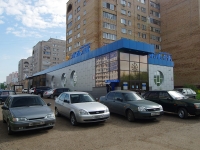 Nizhnekamsk, Stroiteley avenue, 房屋 42. 公寓楼