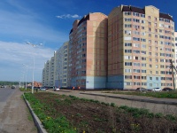Нижнекамск, Строителей проспект, дом 64. многоквартирный дом