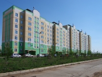 Nizhnekamsk, Stroiteley avenue, house 68. Apartment house